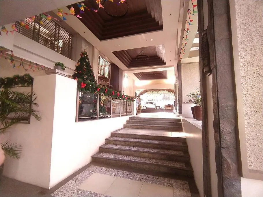 The Layover Queen Br Near Naia T3 Apartment Manila